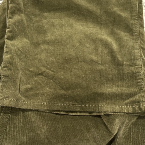 Kut from the Kloth "Karen" baby bootcut Olive corduroy jeans - Picture 3 of 9